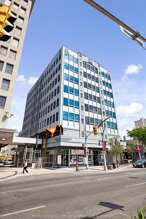Building Photo - 540 Ouellette Ave #7E