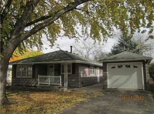 908 Ulstad Ave, Albert Lea, MN 56007