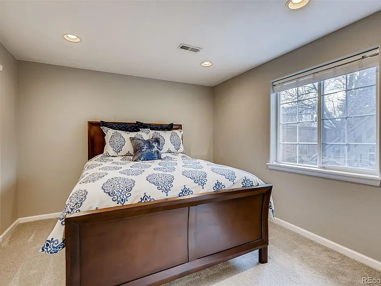 1270 Thornbury Pl — Photo 20