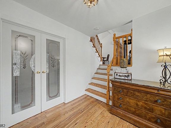 4th image of 23 Distler Ave