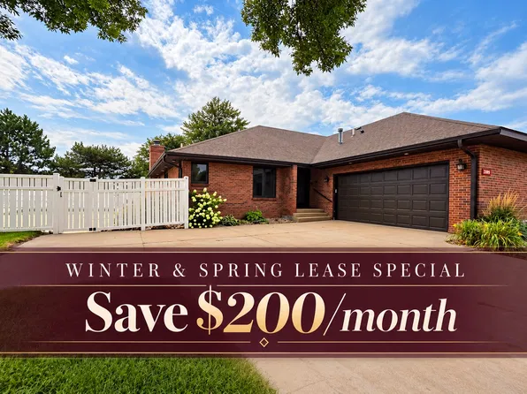 2009 Stagecoach Rd, Grand Island, NE 68801