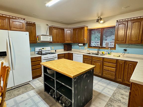 3rd image of 1616 Burke Blvd