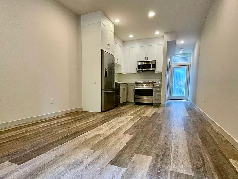 8042 35th Ave NE #B — Photo 4
