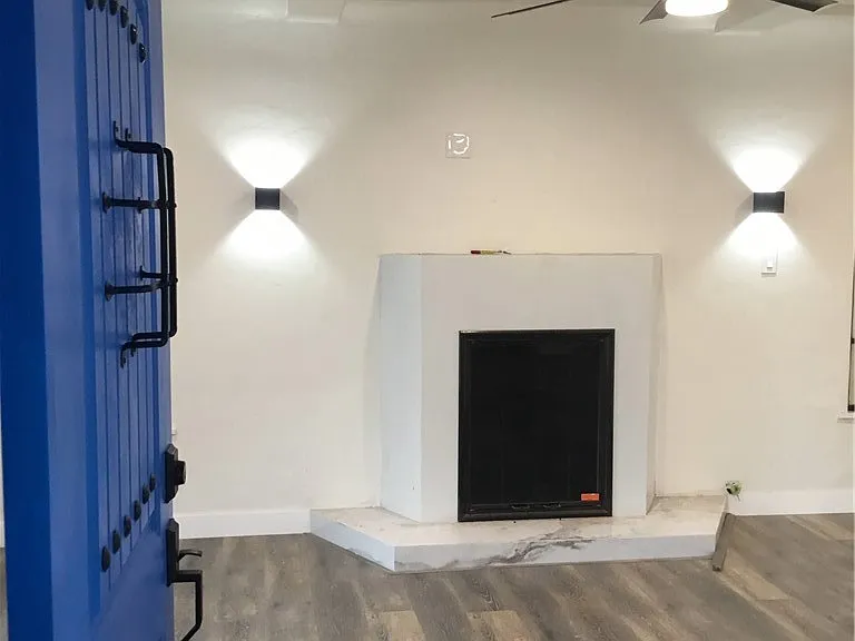 1574 N Orange Grove Ave — Photo 3