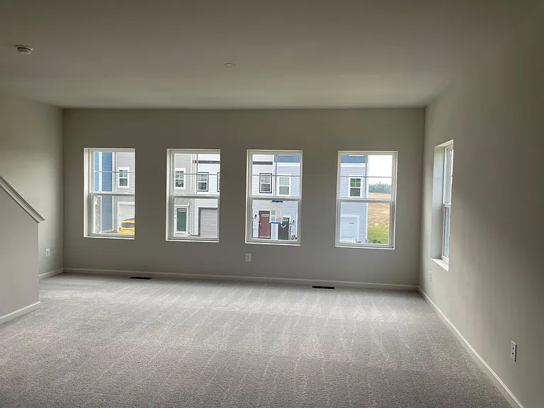 320 Starry Way Dr — Photo 3