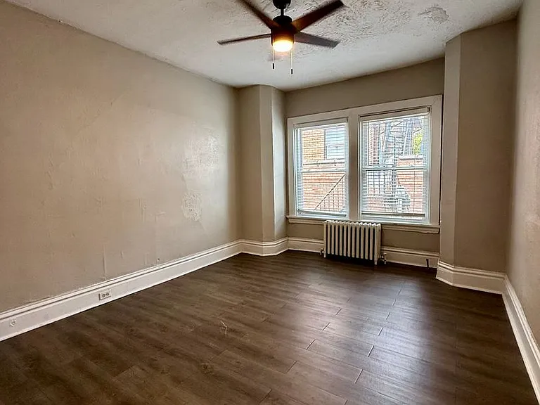 2111-2119 Murray Ave — Photo 9