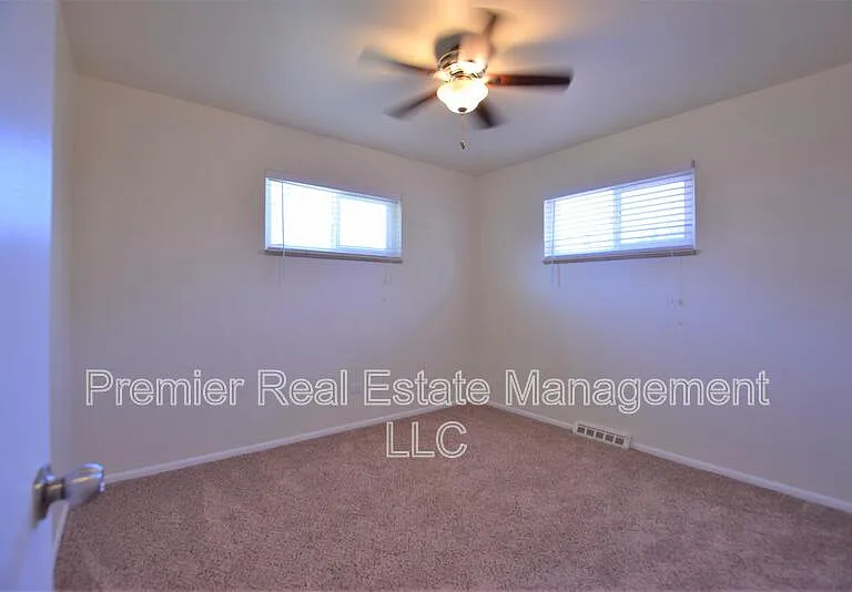 1885 S Clermont St — Photo 11