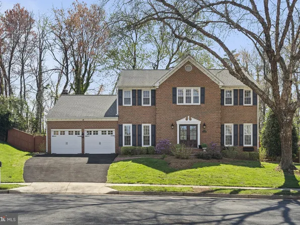 6303 Hunting Ridge Ln, Mc Lean, VA 22101