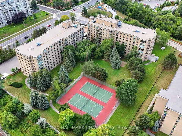 326 Major Mackenzie Dr E #705, Richmond Hill, ON L4C 8T4