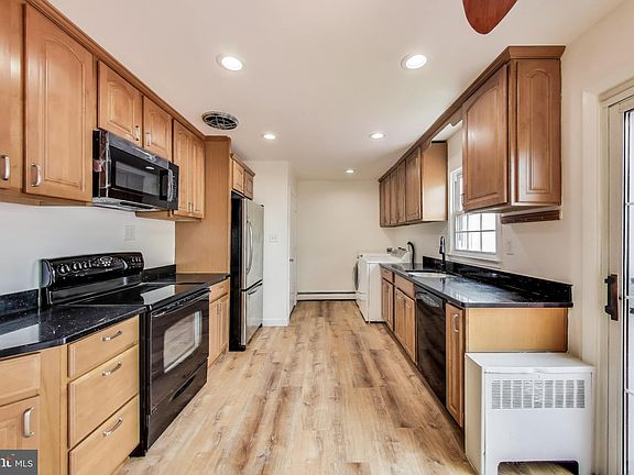 4th image of 14432 Melbourne Ave