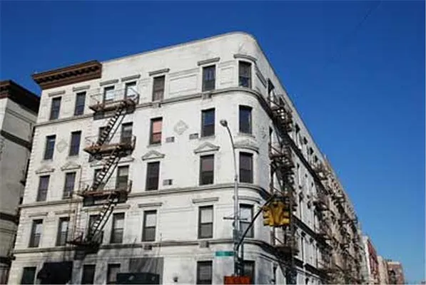 Rented by Buchbinder & Warren | media 40