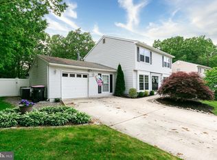15 Breckenridge Dr, Sicklerville, NJ 08081