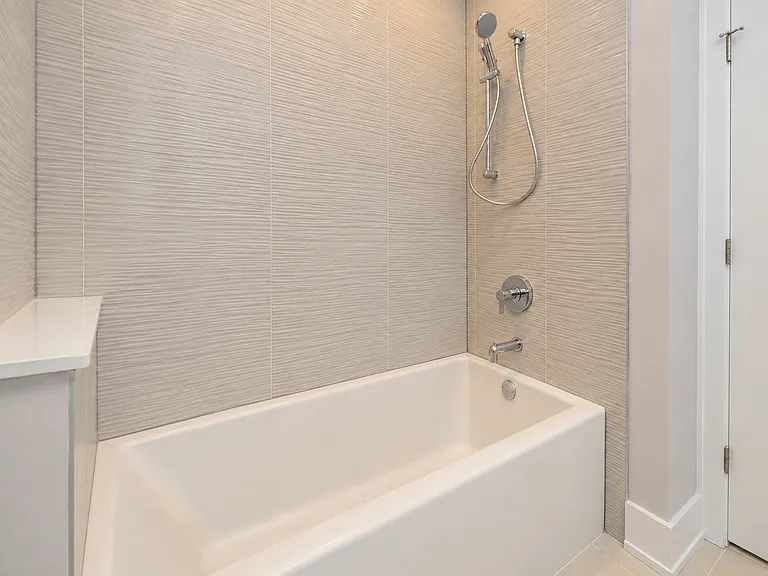 4318 S Drexel Blvd — Photo 12