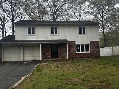 6 Barclay Drive, Coram, NY, 11727