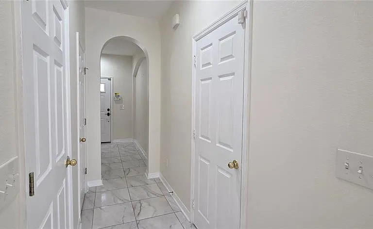 2027 Strathmill Dr — Photo 8