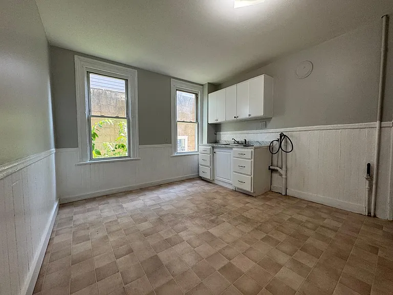 1092 E Main St #1L — Photo 7