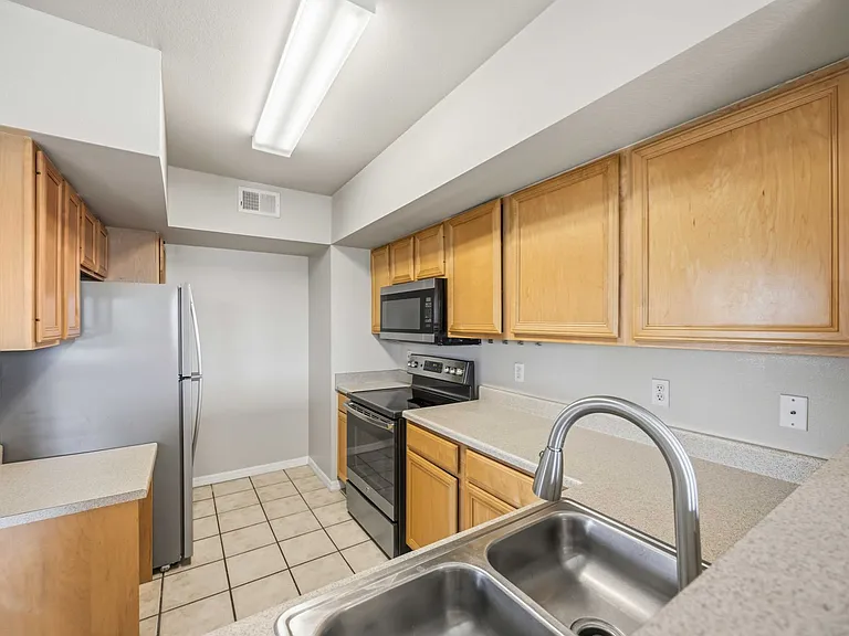 1025 Villagio Cir #208 — Photo 18
