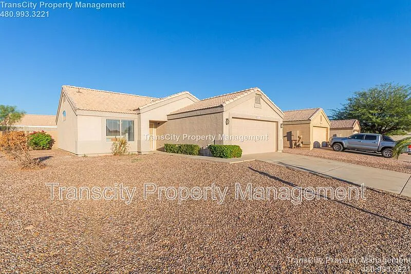 3 bed, 2.0 bath, 1348 sqft, $1,875 — Photo 2