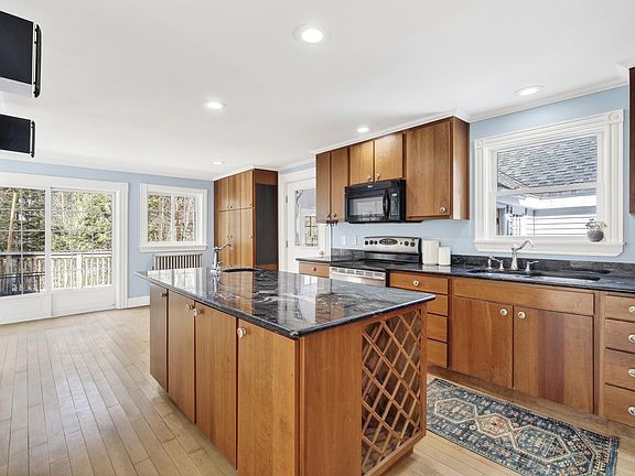 5th image of 768 Lawrence Road