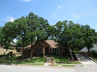 837 Shady Lake Dr, Bedford, TX 76021