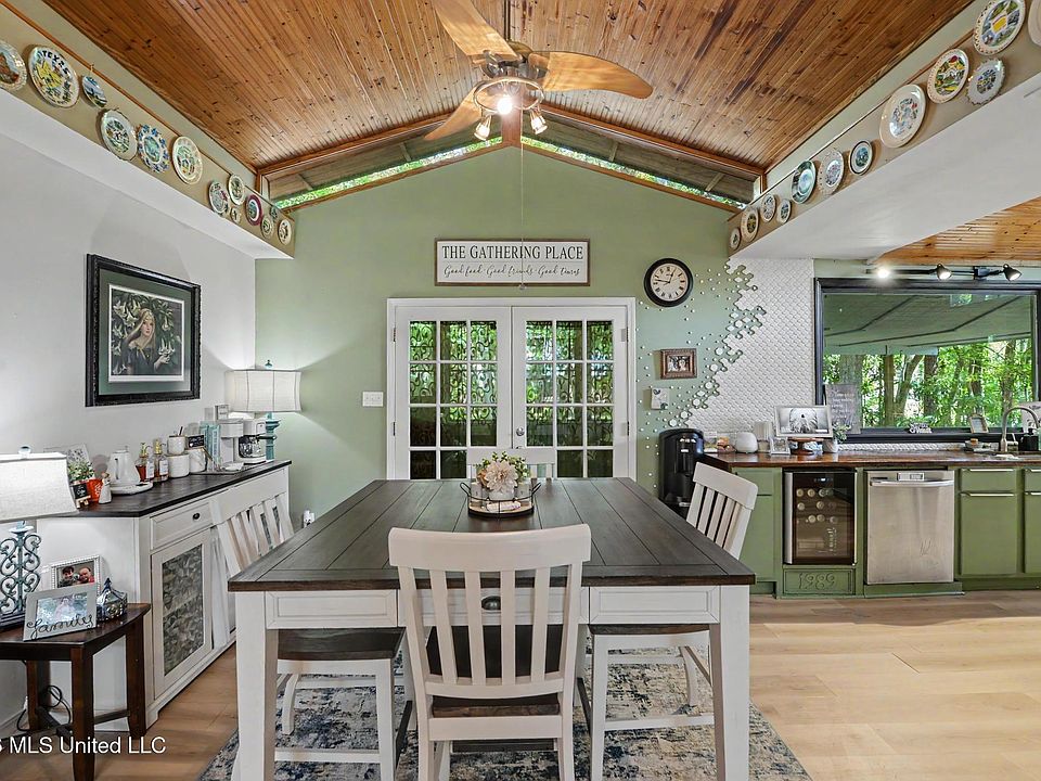 10th image of 9204 Live Oak Ave