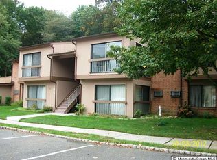 28 Manchester Ct, Red Bank, NJ 07701