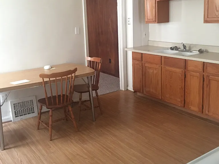 1926 E 123rd St #FH — Photo 10