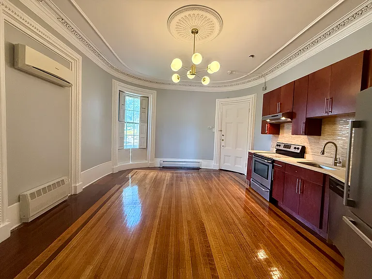 296 Benefit St #1R — Photo 2