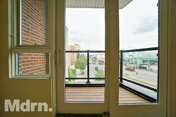 Rented by Mdrn Residential | media 47