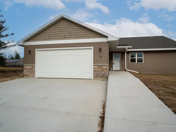 325 Adams Avenue, Fall Creek, WI 54742