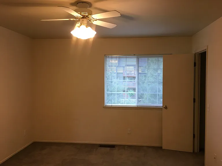 1989 NE Zachary Ct #2 — Photo 7