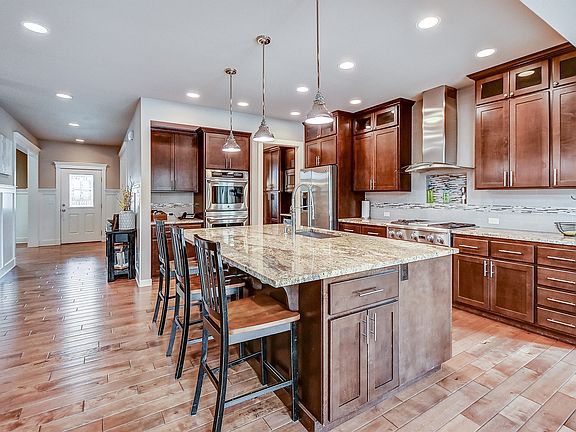 5th image of 857 SE Mount Teneriffe Pl