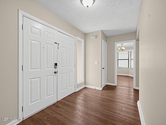 4th image of 977 SANDSTONE Drive