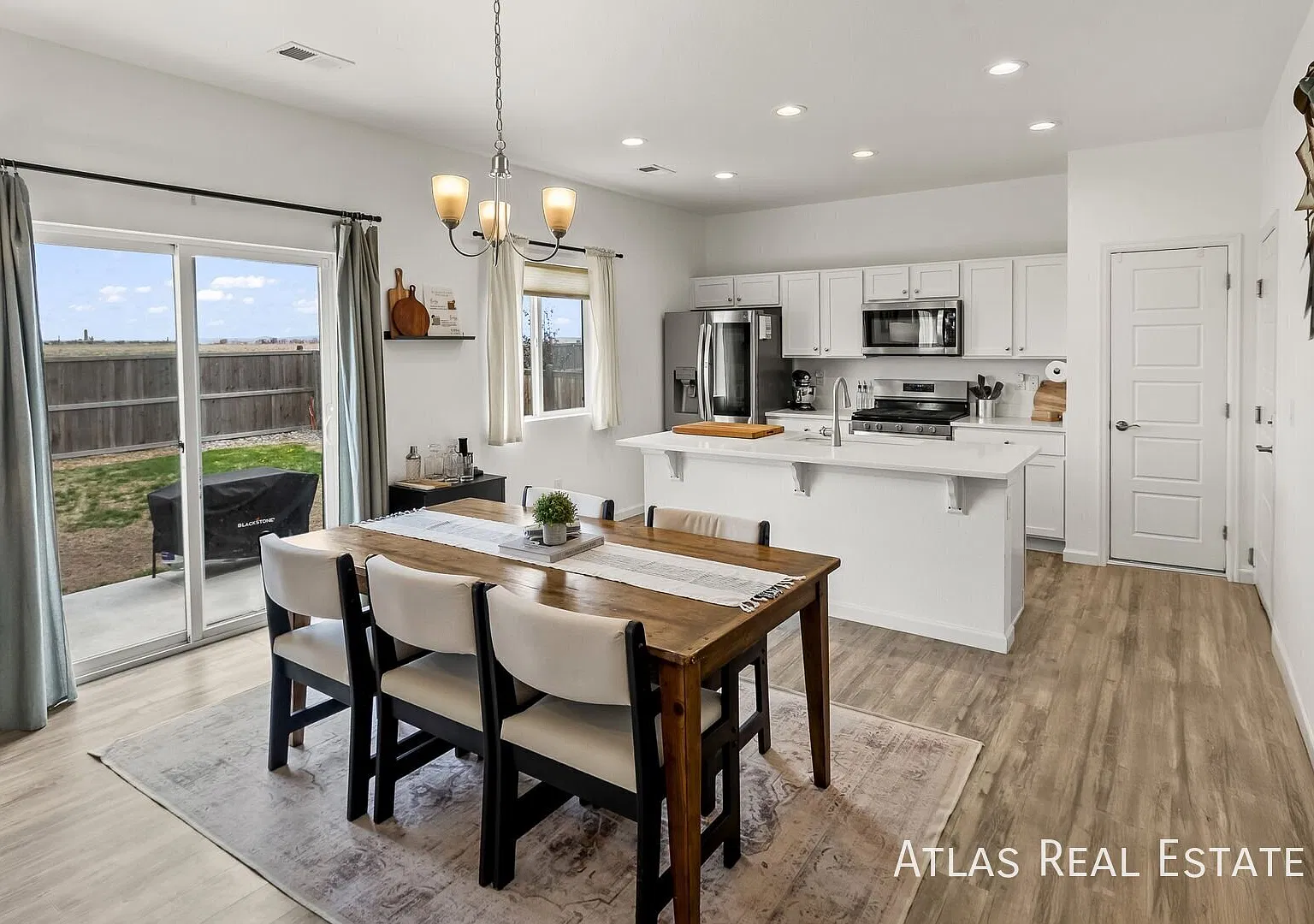 Beautiful 3 Bedroom/ 3 Bath Home with Mountain Views in Dacono — Photo 1