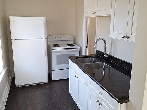 2nd image of 3910 Burlington Ave N #3900