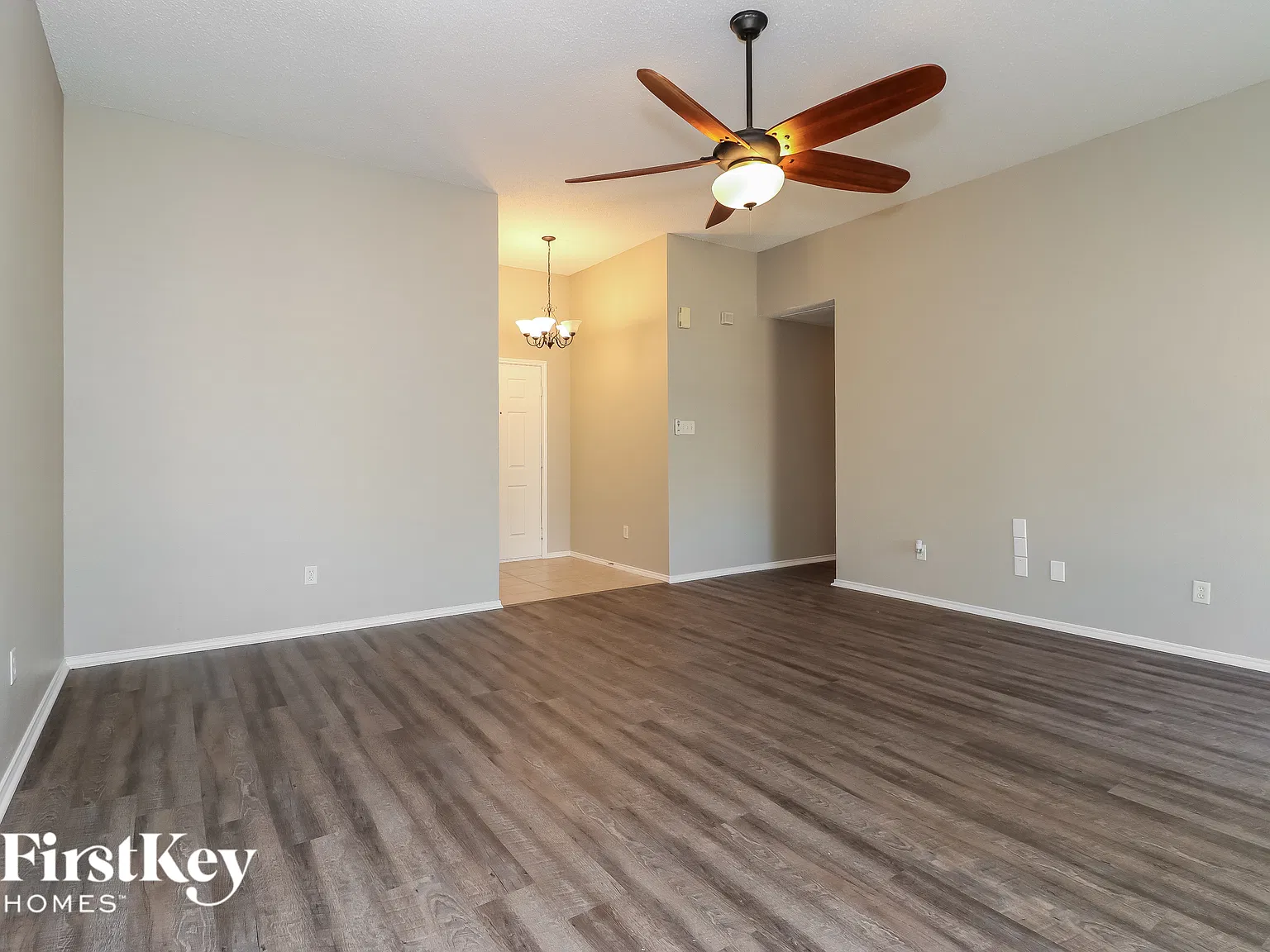 4 bed, 2.0 bath, 1647 sqft, $2,155 — Photo 3