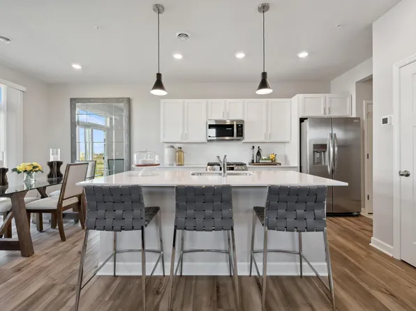 488 Fir Ave, Little Canada, MN 55117