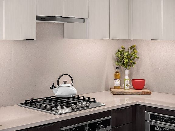 4th image of 589 Occidental Ave S #906