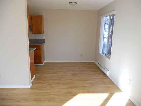 2nd image of 3326 Lombard Ave