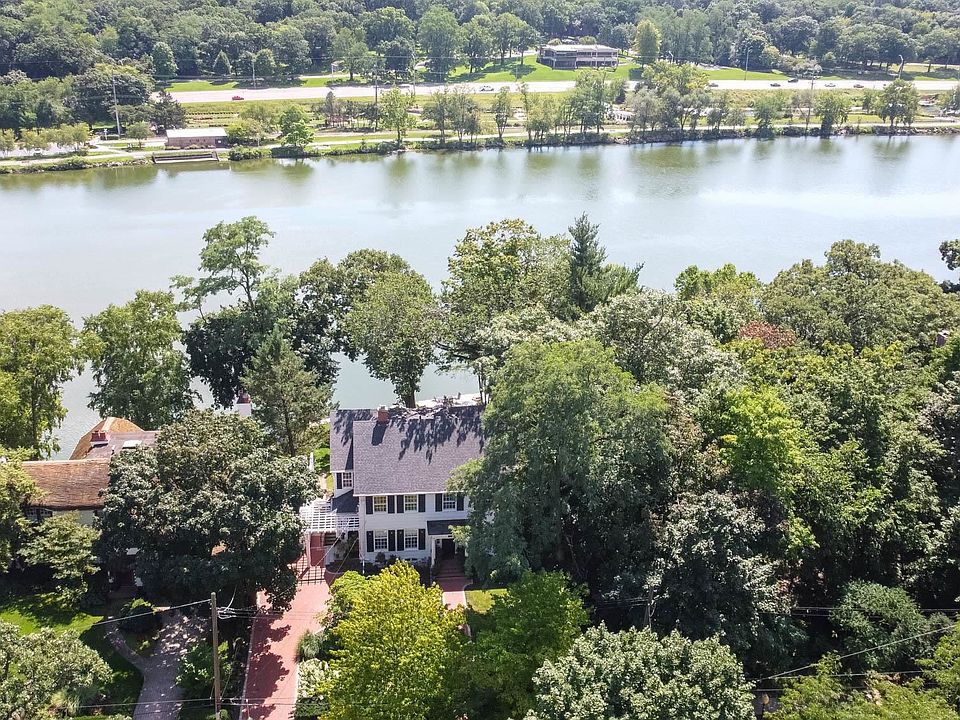 1833 National Ave, Rockford, IL 61103 Zillow