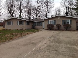 4805 Russell Dr, Edwardsville, IL 62025