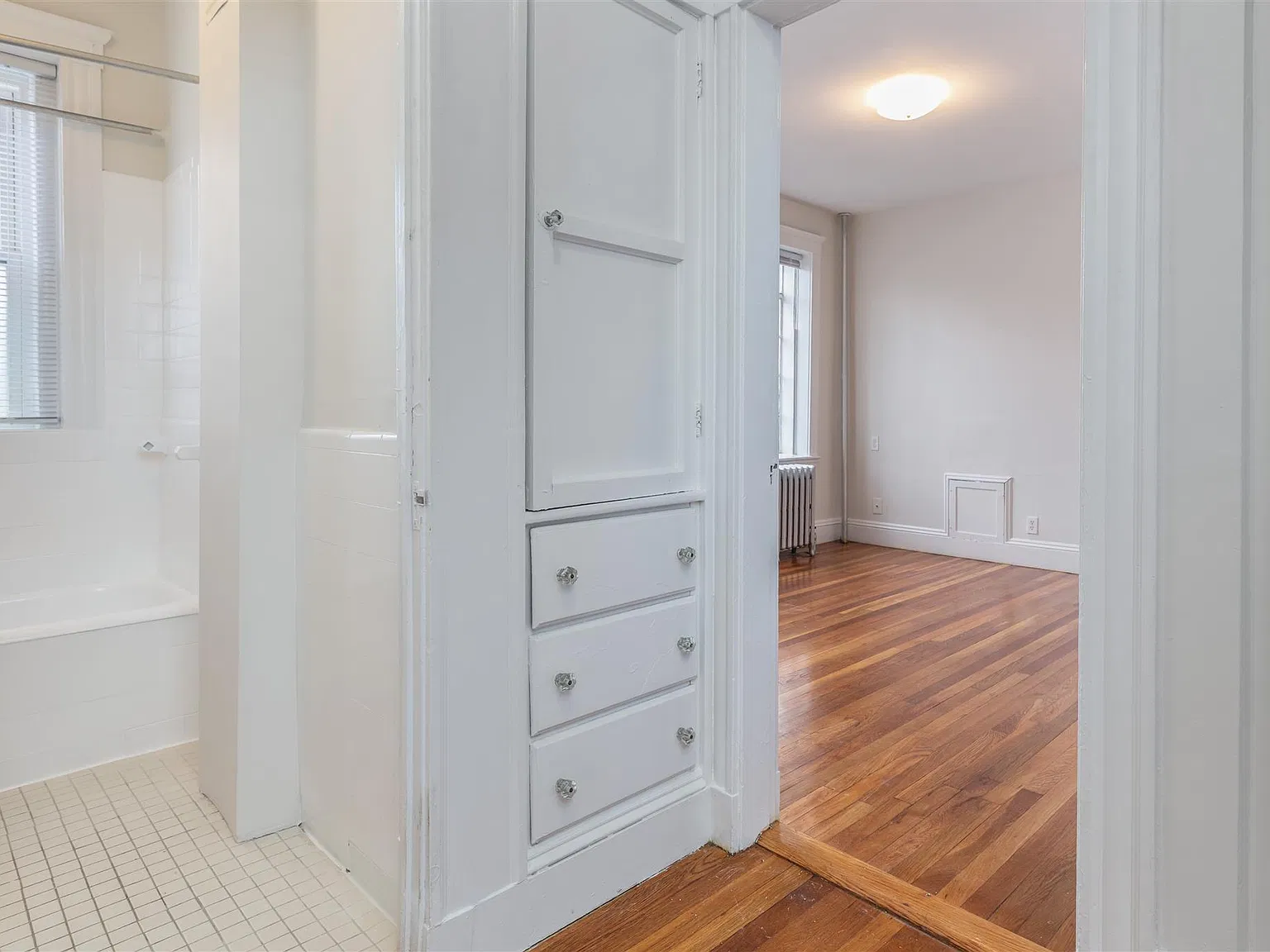 28 Langdon St — Photo 3