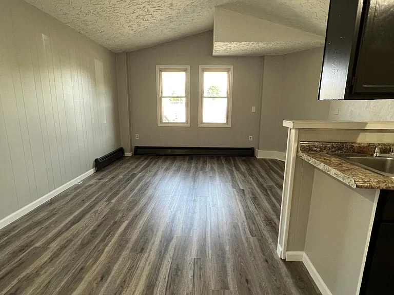 514 W 16th St #1 — Photo 3