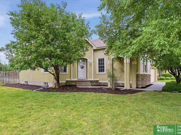 9816 S 28th Avenue Cir, Bellevue, NE 68123