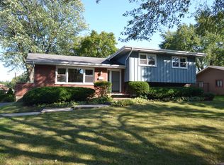 211 George St, Barrington, IL 60010