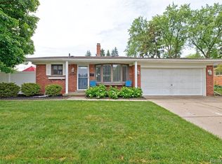 41429 Greenbriar Ln, Plymouth, MI