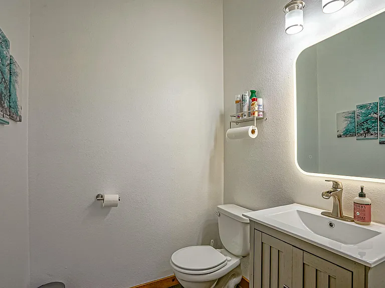 431 University St — Photo 22