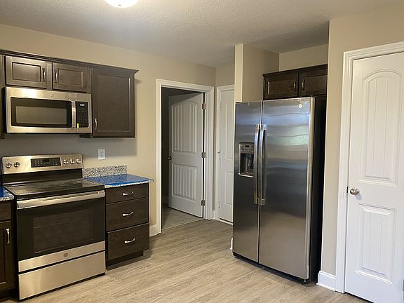 5th image of 52 Chestnut Hls Lot 52