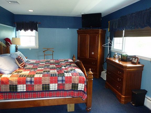 4th image of 8 Deer Meadow Dr