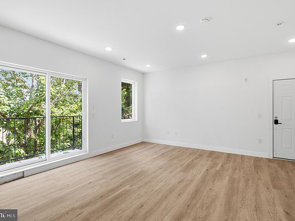5th image of 613 N Brooklyn St #6